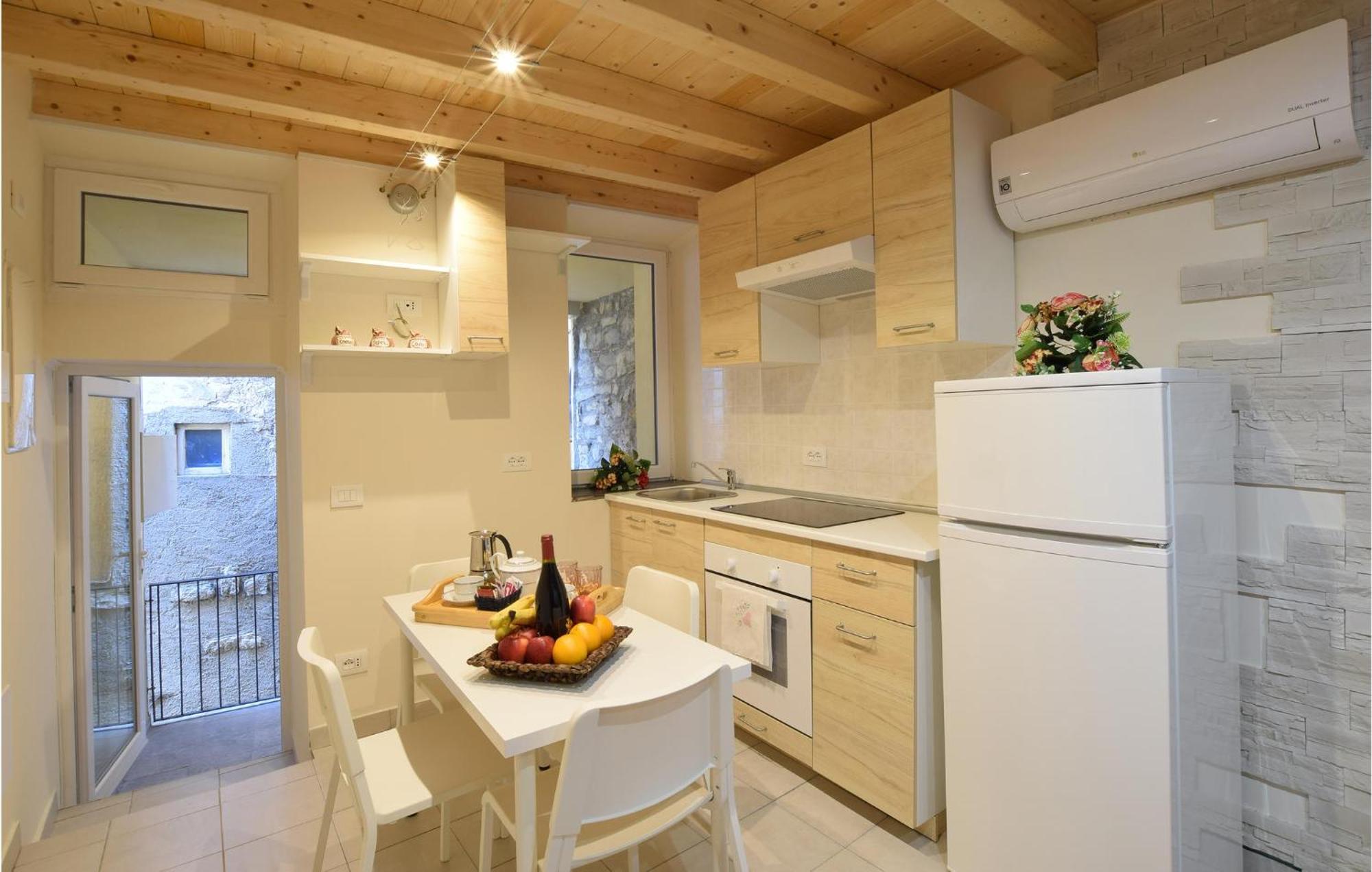 Stunning Apartment In Monte Isola With Kitchen 외부 사진